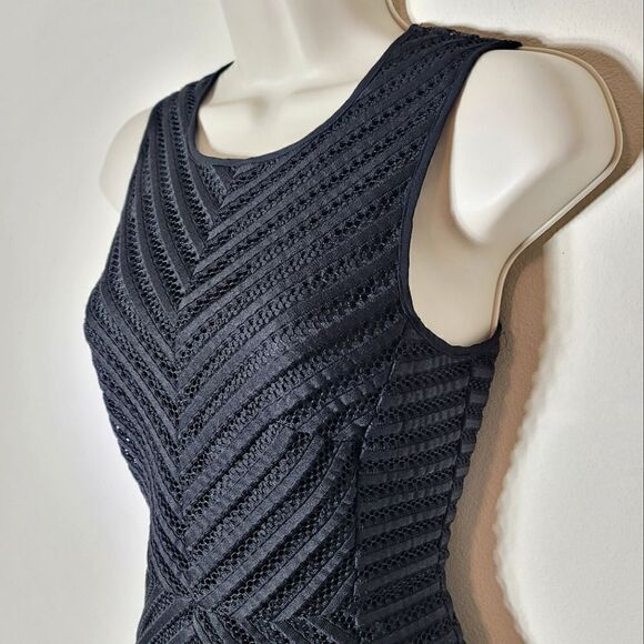 H&M Textured Stripe Sleeveless Black Fit & Flare Mini Dress - Picture 3 of 9